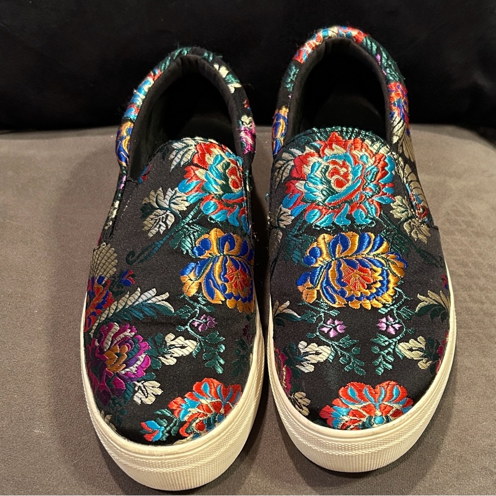 Brash Evonne Slip-On Shoes with Black Brocade Fabric with Embroidery Sz 9.5